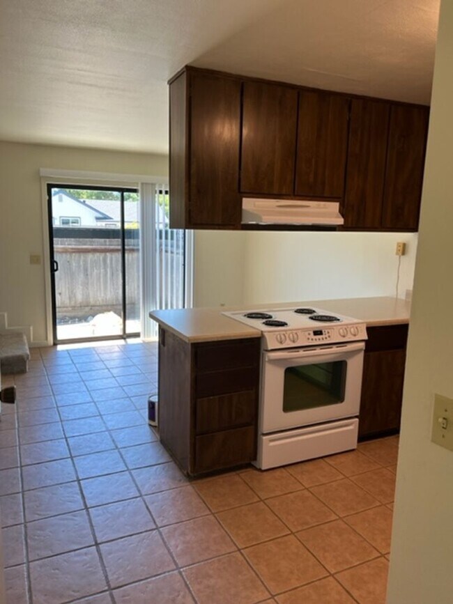 Foto del edificio - Spacious Condo with Private Patio