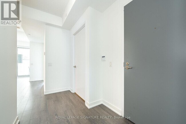 Photo du bâtiment - 20-320 O'Neill Rd