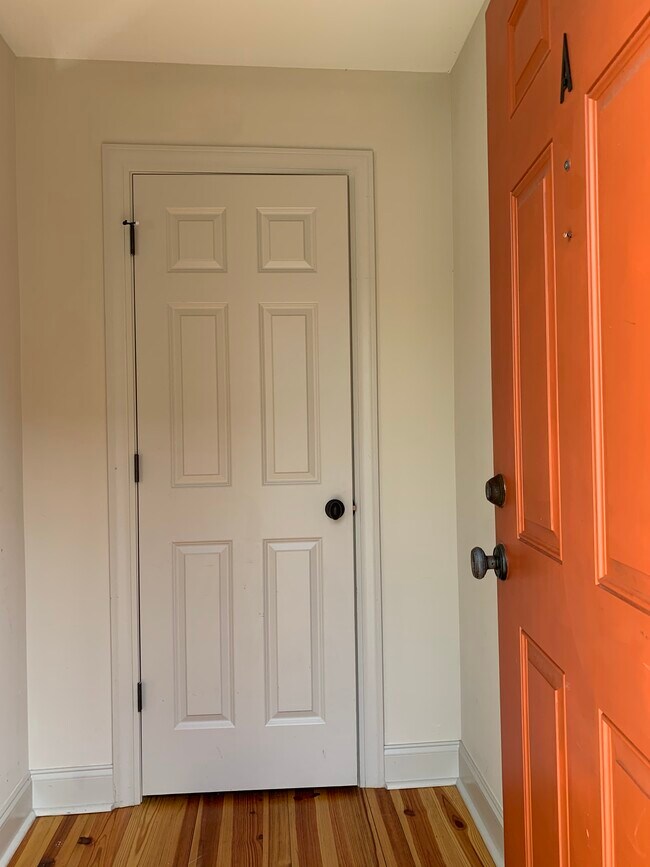 Entrance closet - 5 Strawberry Ln