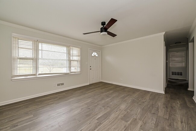 Building Photo - 1640 Eaves Rd