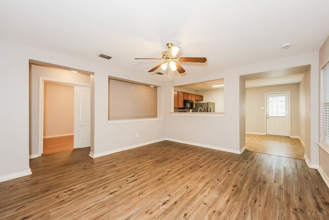 Building Photo - 1172 Tomahawk Dr