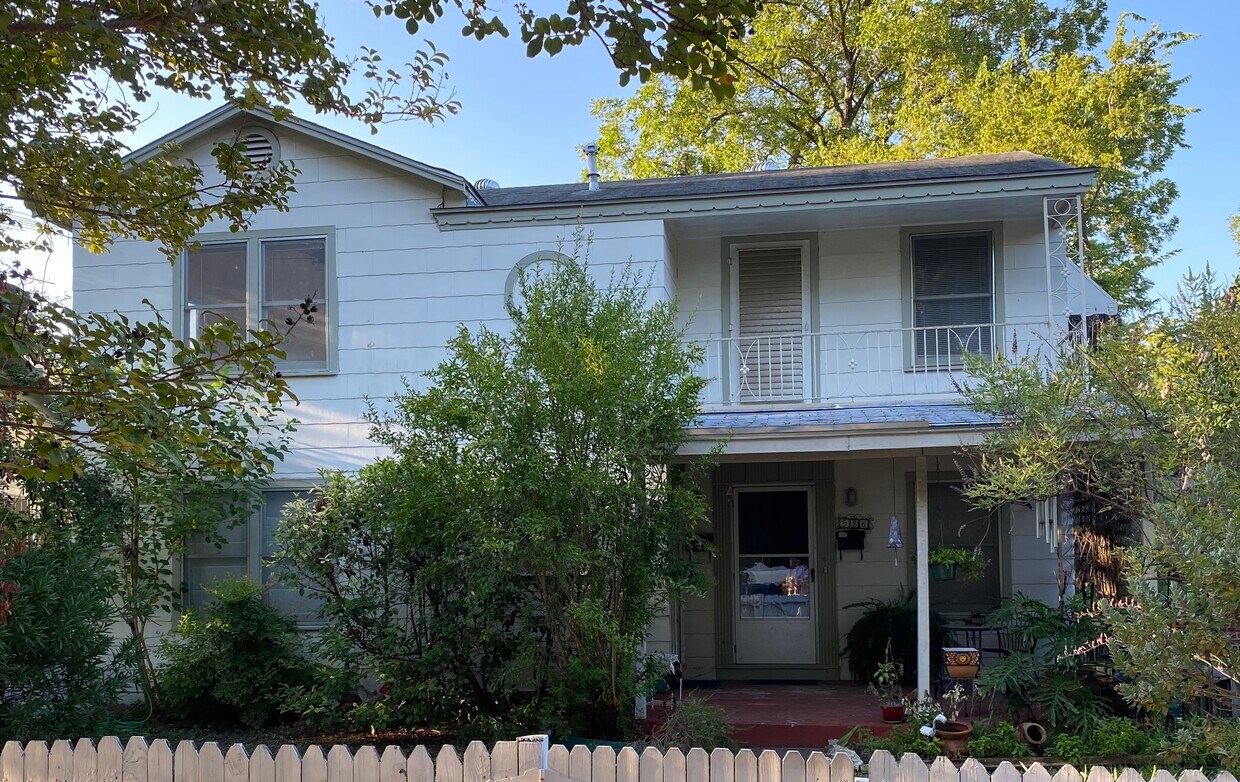 Primary Photo - 528 Fulton Ave