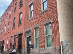 Building Photo - 1828 W Diamond St