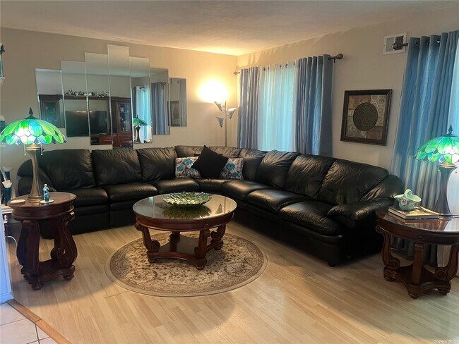 Foto del edificio - 206 Springmeadow Dr