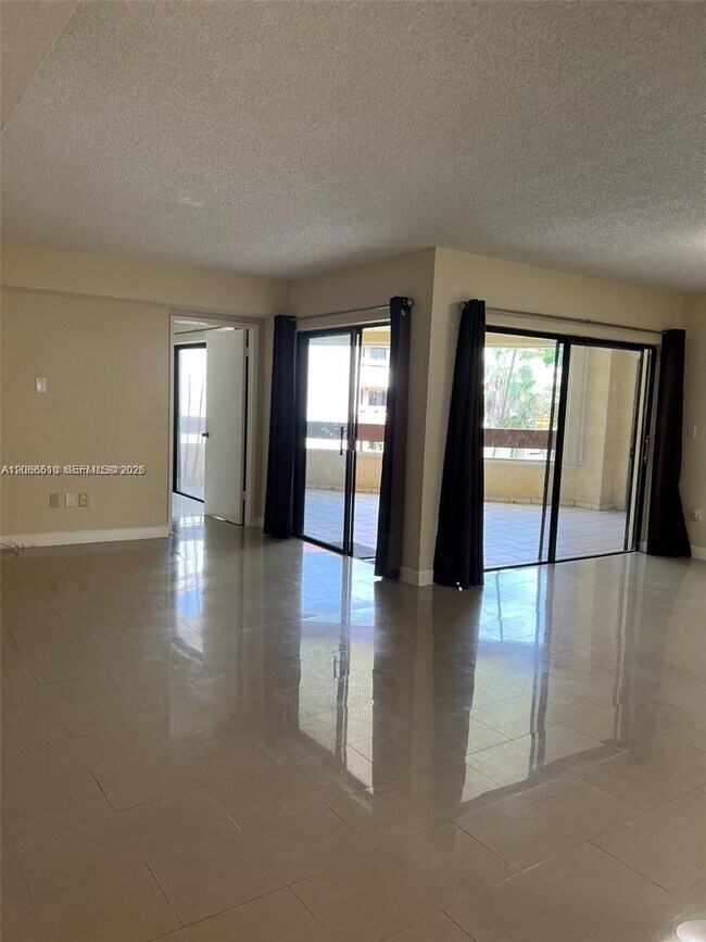 Building Photo - 8830 SW 123rd Ct