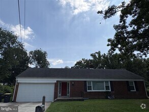Building Photo - 5002 Barnaby Ln