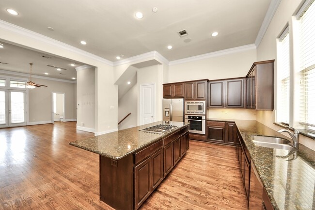 Foto del edificio - 210 E 28th St