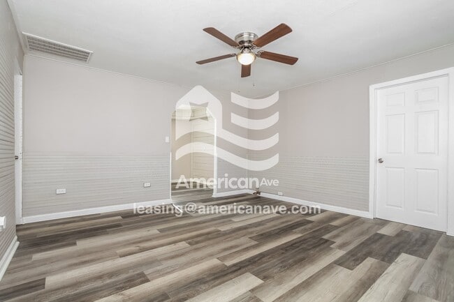 Building Photo - 1663 Hudepohl Ln