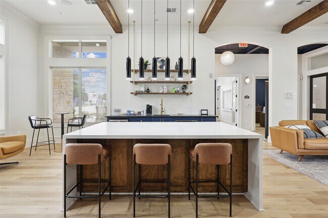 Foto del edificio - 11925 Jones Rd