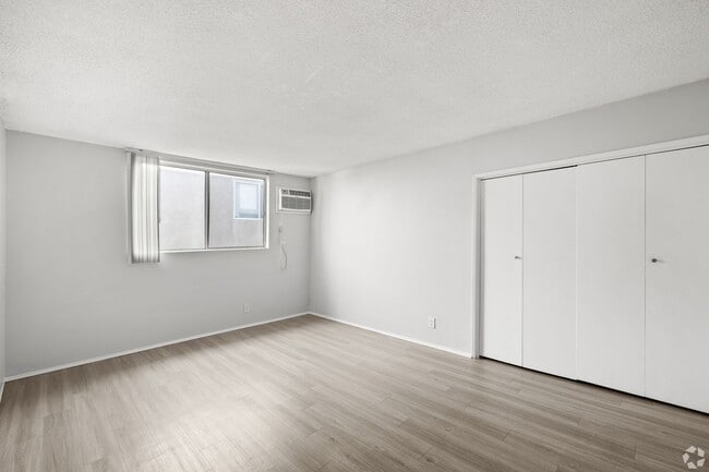 Interior Photo - 1275 Federal Ave