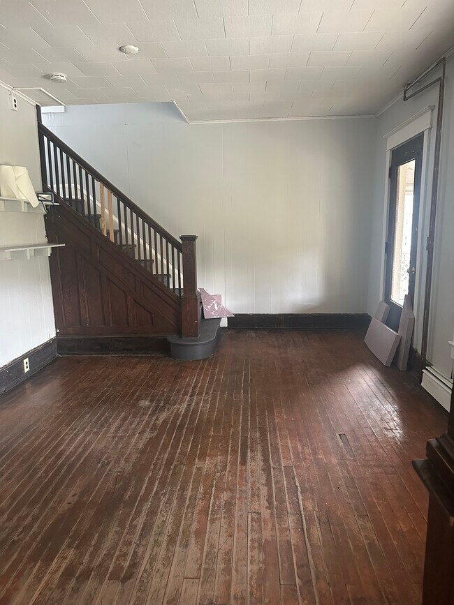 Building Photo - 134 Chestnut St