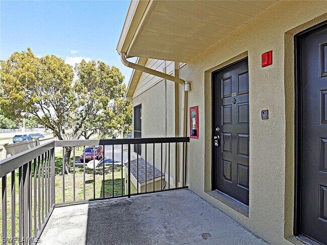 Building Photo - 5325 Summerlin Rd