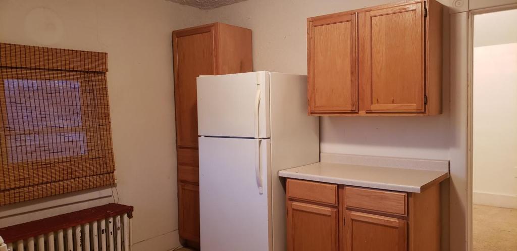 Primary Photo - 208 W 3rd Ave