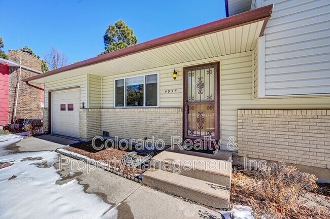 Building Photo - 4935 Montebello Dr