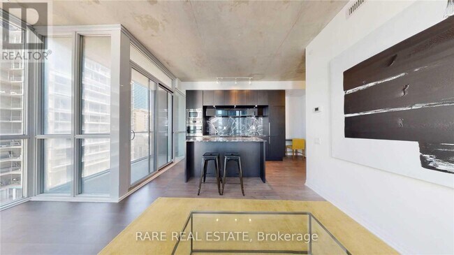 Photo du bâtiment - 88 Blue Jays Way