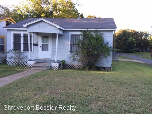 Primary Photo - 2 br, 1 bath House - 502 W. 84th St
