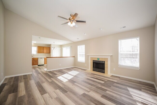 Foto del edificio - 957 Country Ln