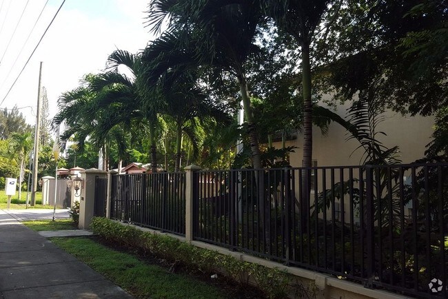 Building Photo - 7001 SW 89th Ct