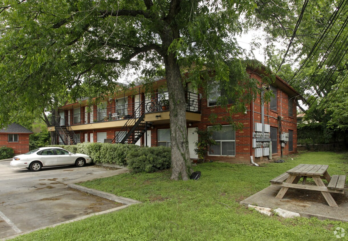 Building Photo - The 8th Street Apartments