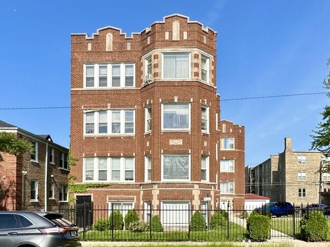 Building Photo - 9213 S Laflin St