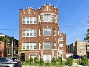 Building Photo - 9213 S Laflin St