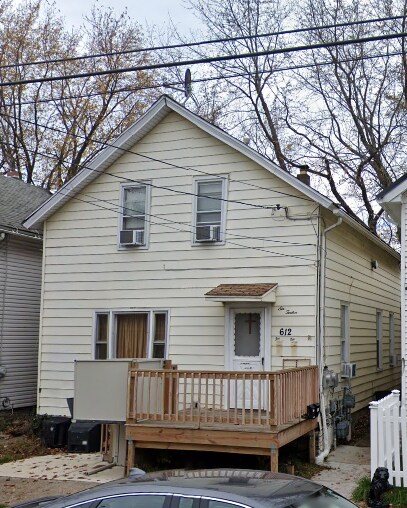Building Photo - 612 E 11th St
