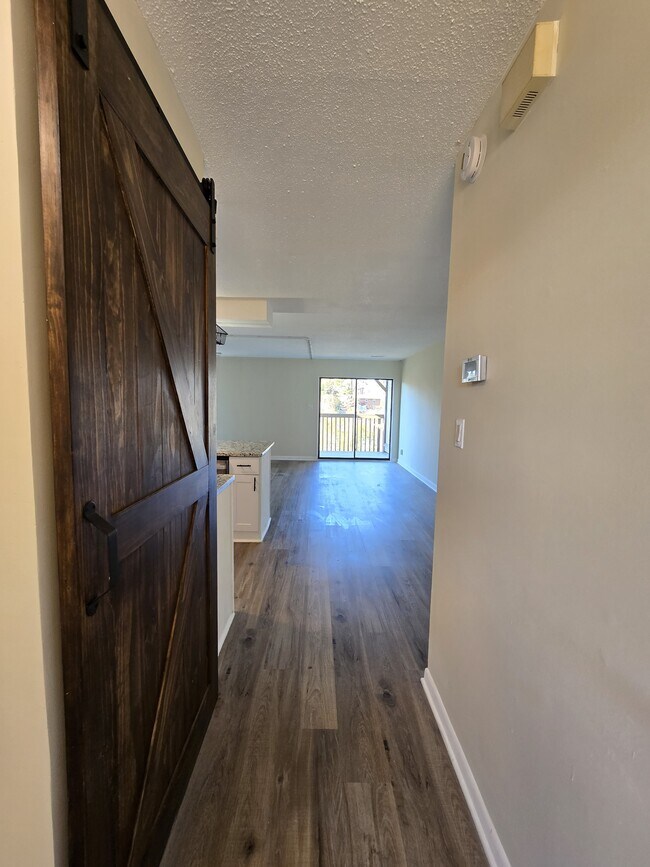 Foto del edificio - 3071 Huntleigh Dr