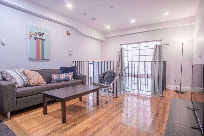 Foto del edificio - 100 Warrenton St