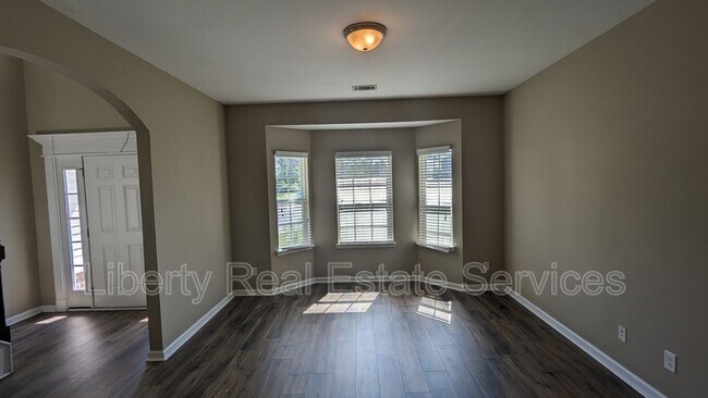 Foto del edificio - 721 Murray Crossing Blvd