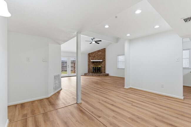 Building Photo - 11631 Inga Ln