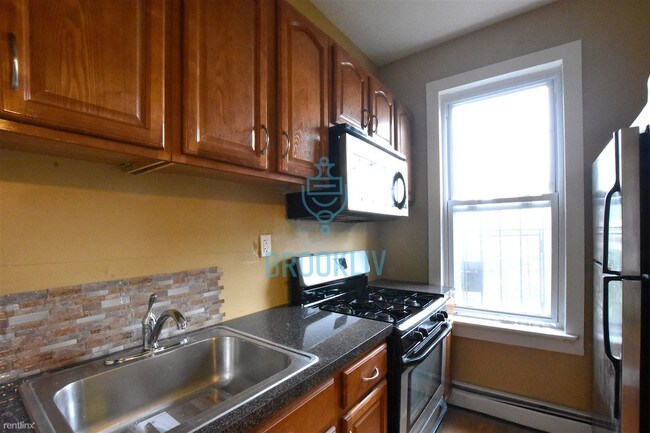 Foto del edificio - 2 br, 1 bath Apartment - 63 Macdougal St 2