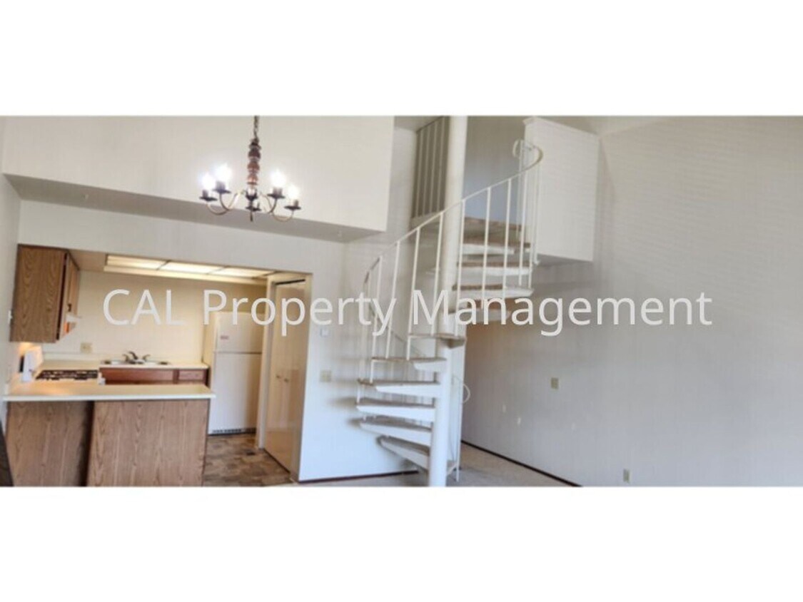 Primary Photo - 1 Bedroom 1.5 Bathroom Condo!