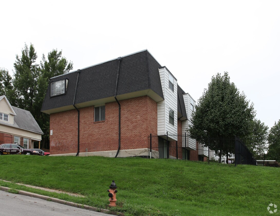 Building Photo - 104-106 Brooklyn Ave