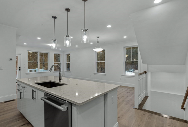 Foto del edificio - 19 Lily Pond Ln