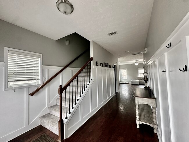 Foto del edificio - 9583 Yarbrough Rd