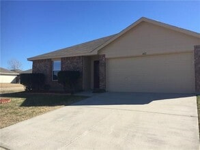 Building Photo - 6812 Valleycreek Dr