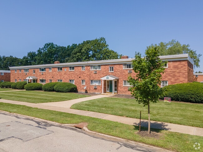 Building Photo - Emerald Village Apartments