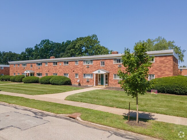 Foto del edificio - Emerald Village Apartments