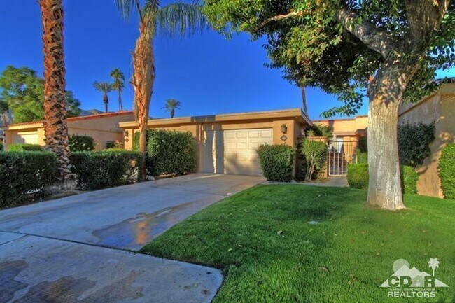 Building Photo - 40 Palma Dr