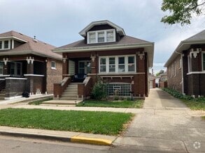 Building Photo - 2435 Gunderson Ave
