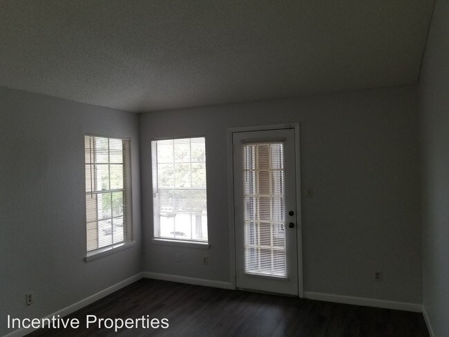 Building Photo - 4225 Thornbriar Ln