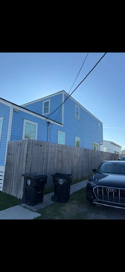 Building Photo - 2242 Annette St