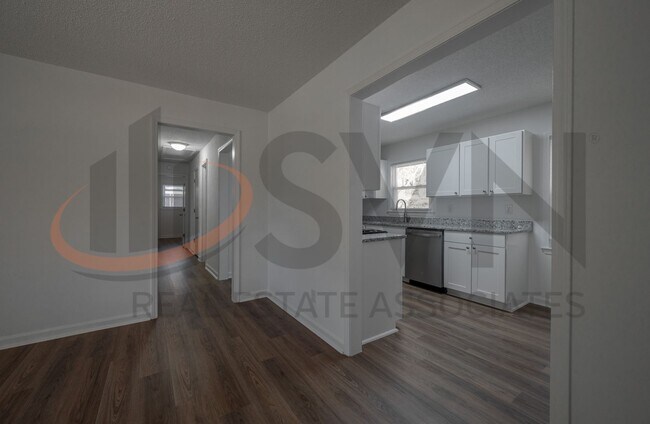 Foto del edificio - Enjoy Modern Living in This Beautifully Updated 3BR, 1.5BA Durham Home!