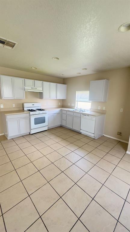 Building Photo - 1038 Grand Plains Dr
