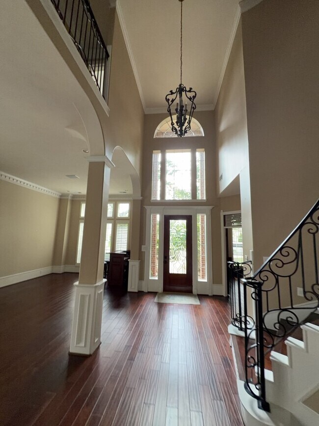 Building Photo - 16410 Emilia Ct