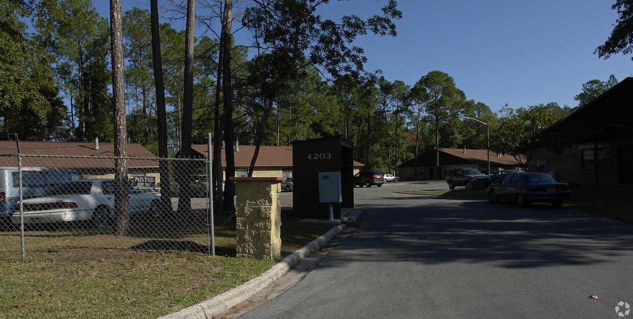 4203 $500/segunda Way NE - The Katherine Apartments