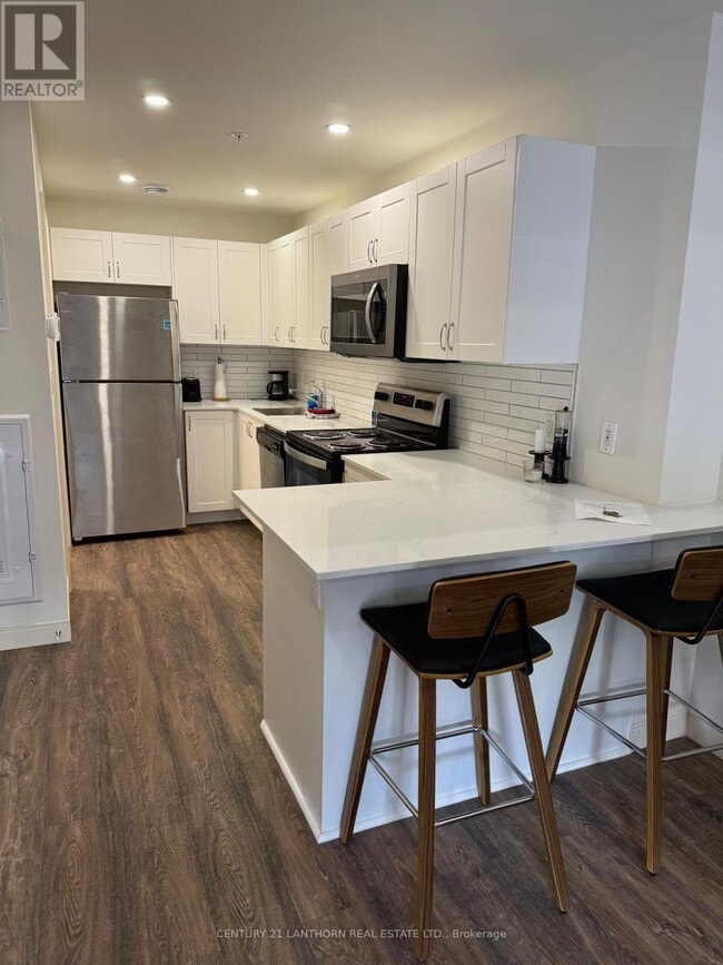 Building Photo - 135 Station St