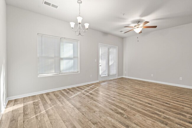 Foto del edificio - 3 bed 2.5 bath Townhome in Jonesboro!