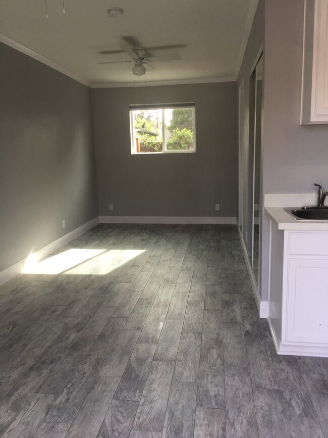 Building Photo - 1586 5th St