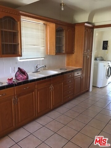 cocina - 4026 Ingraham St